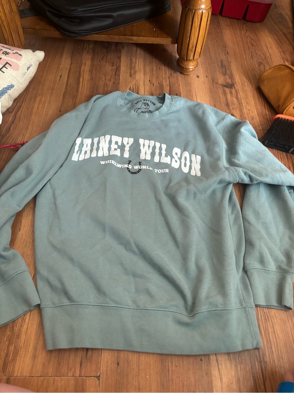 Lainey Wilson whirlwind tour sweatshirt